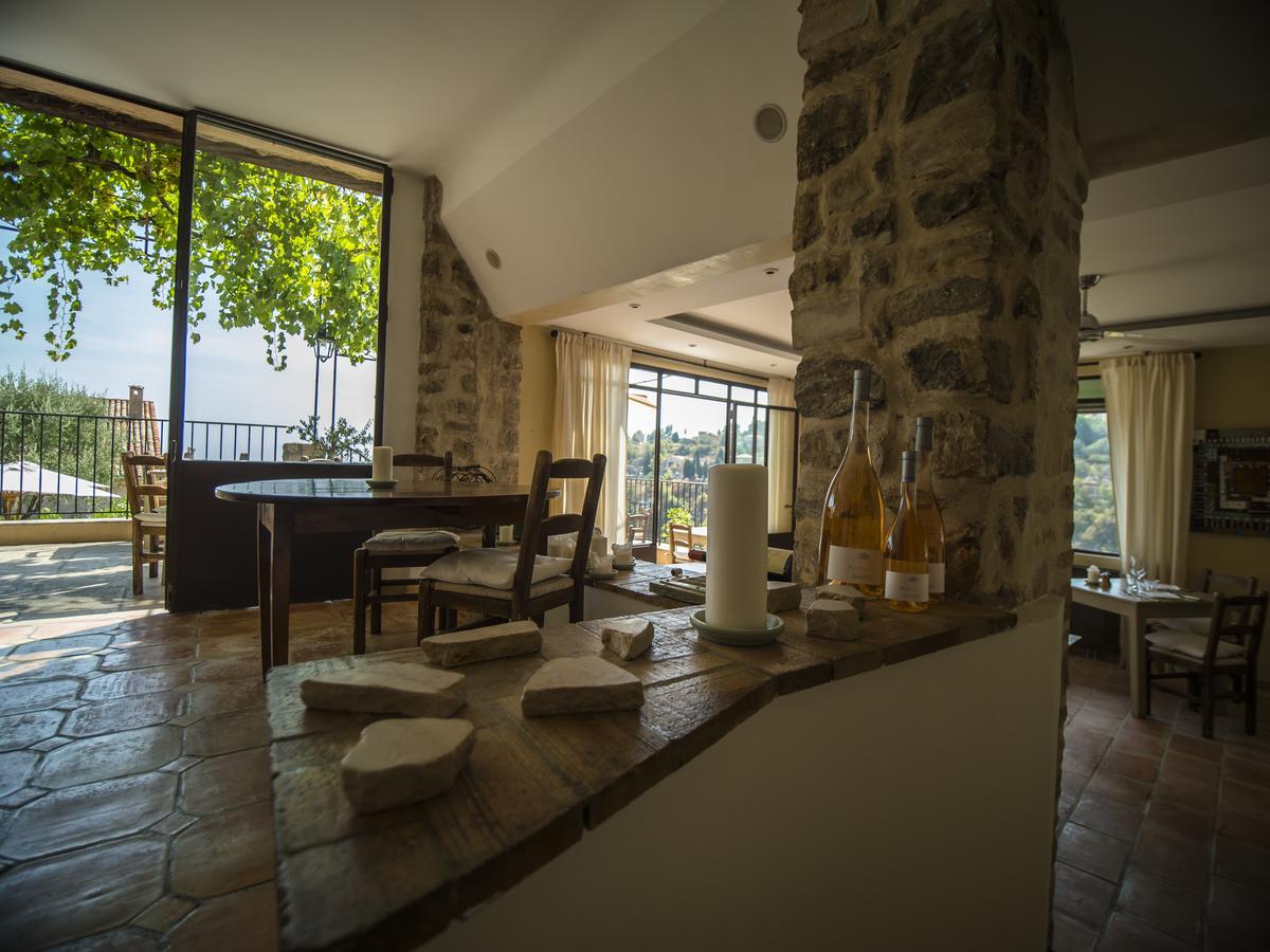 De * Tourrettes-sur-Loup
